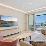 Modern Beachfront 2-bedroom