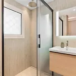 Modern Beachfront 2-bedroom * マルベーリャ