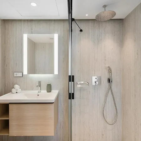 Apartment Modern Beachfront 2-bedroom *