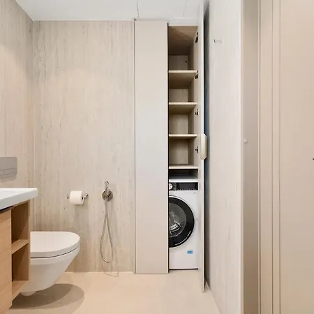Apartment Modern Beachfront 2-bedroom *