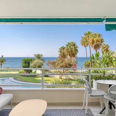 Modern Beachfront 2-bedroom