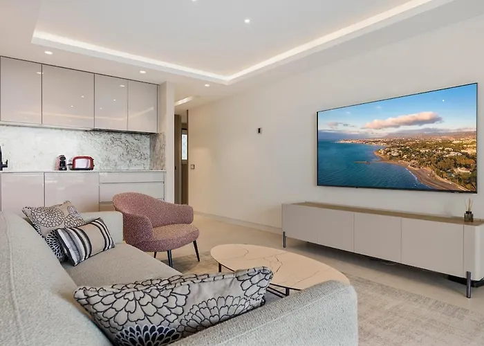 Modern Beachfront 2-bedroom Marbella
