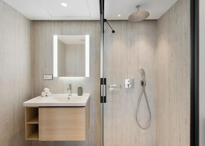 Apartment Modern Beachfront 2-bedroom *