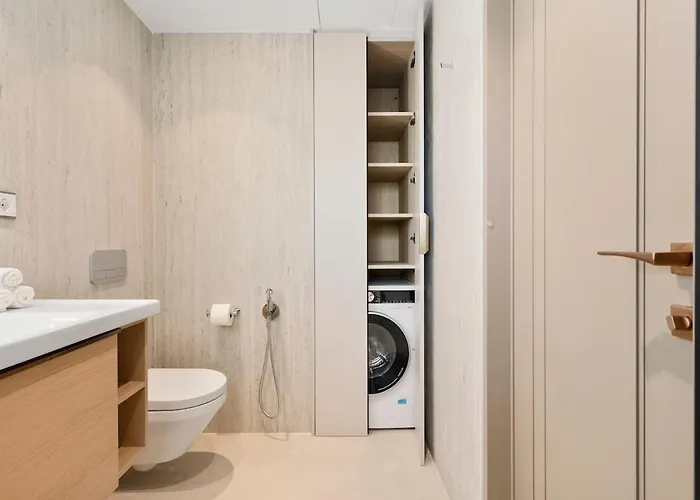 Apartment Modern Beachfront 2-bedroom *